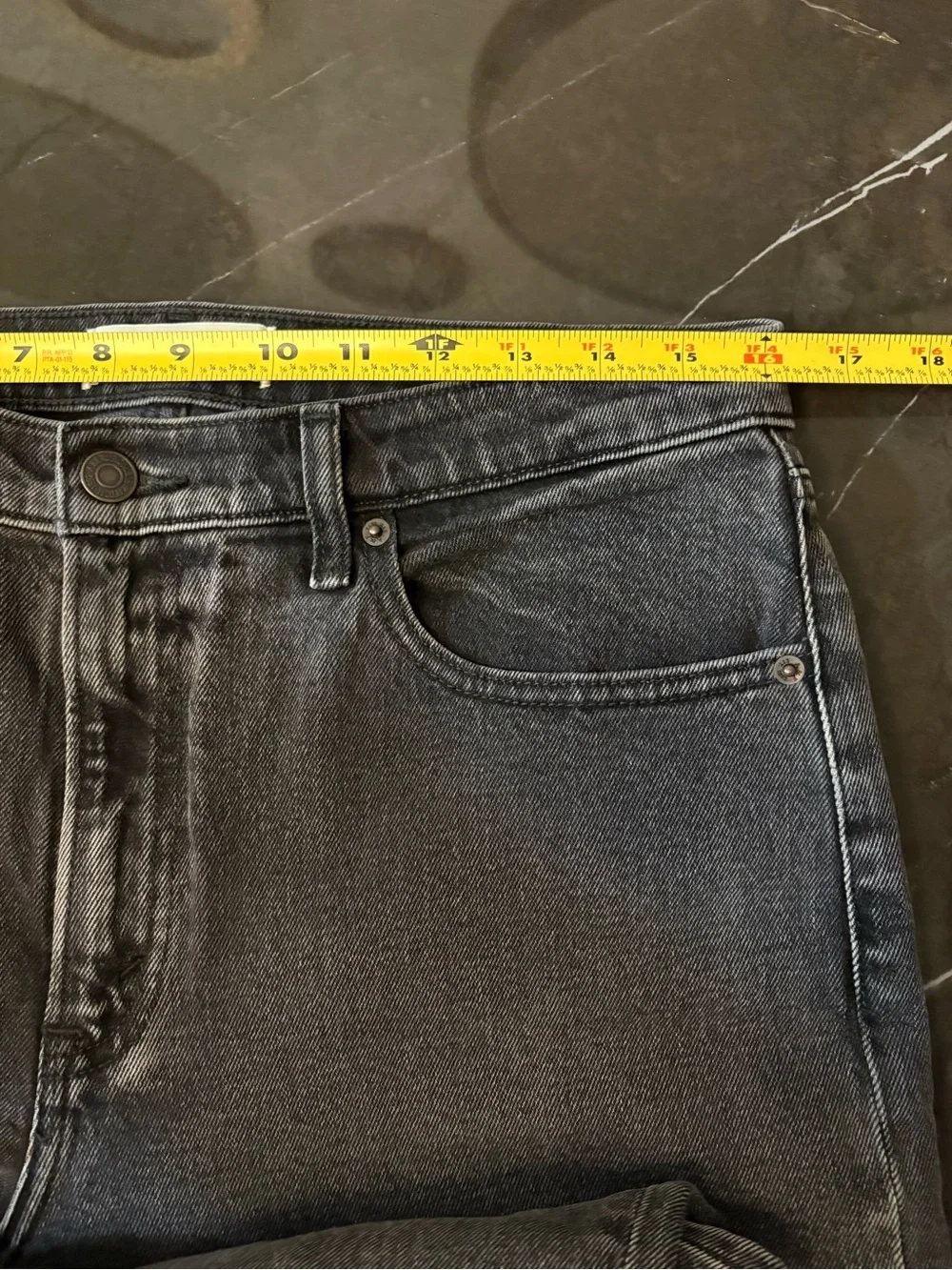 Abercrombie & Fitch The Mom High Rise Jeans Denim Washed Black Size 30/10 Womens